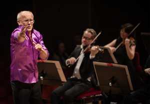 Dirigent som dirigerar. Utdrag ur filmen.