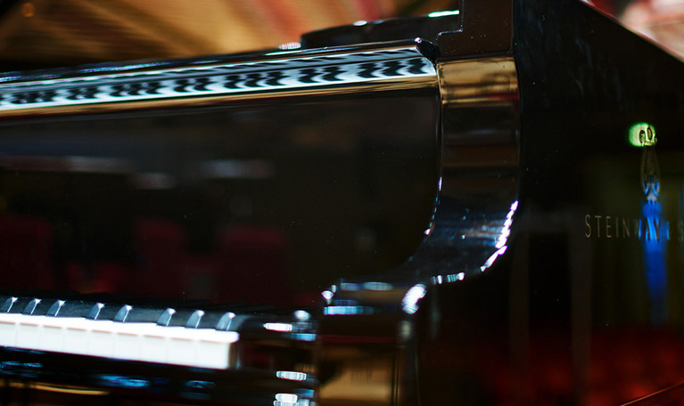 Piano i närbild. Fotografi.