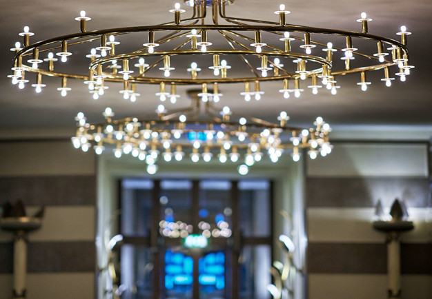 Lampor i tak. Fotografi.