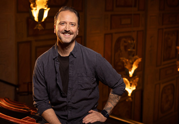 Närbild på man. Fotografi.