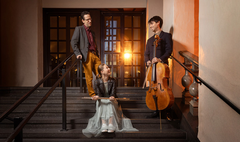 Musiker med instrument. Fotografi