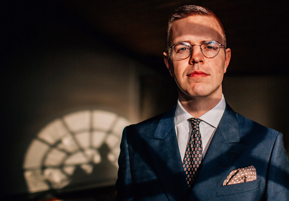 Närbild på man. Fotografi.