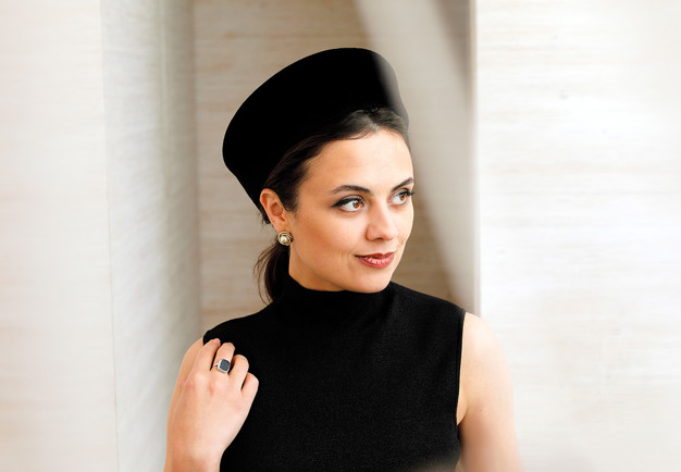 Närbild på ung kvinna. Fotografi.