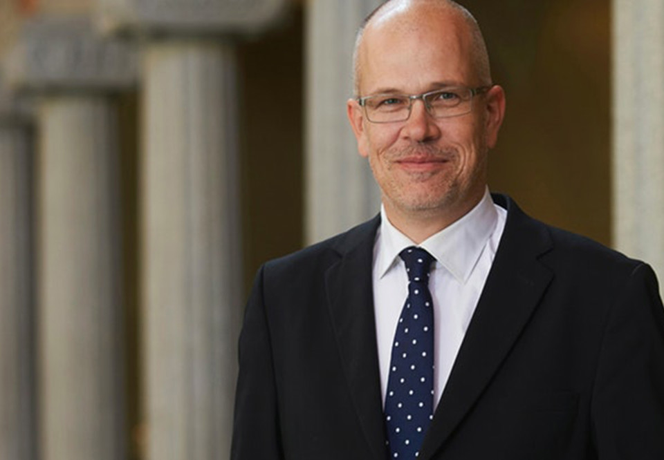 Närbild på man. Fotografi.